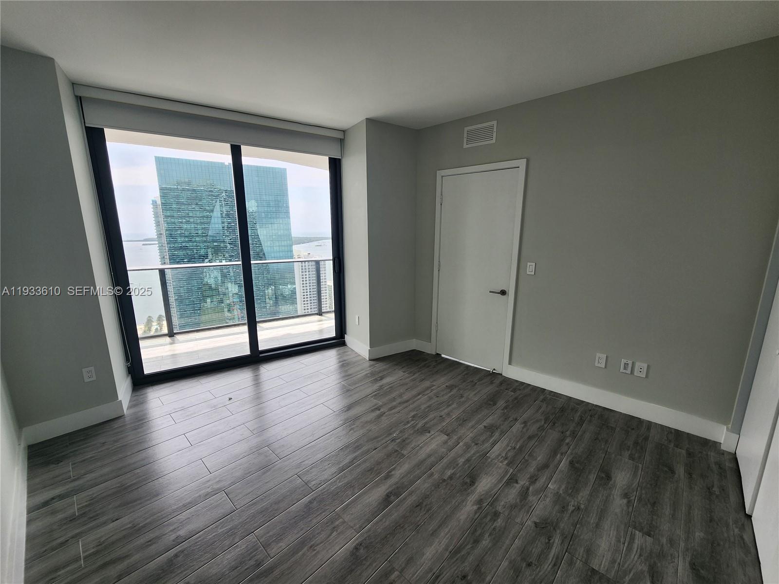 SLS BRICKELL - Residential