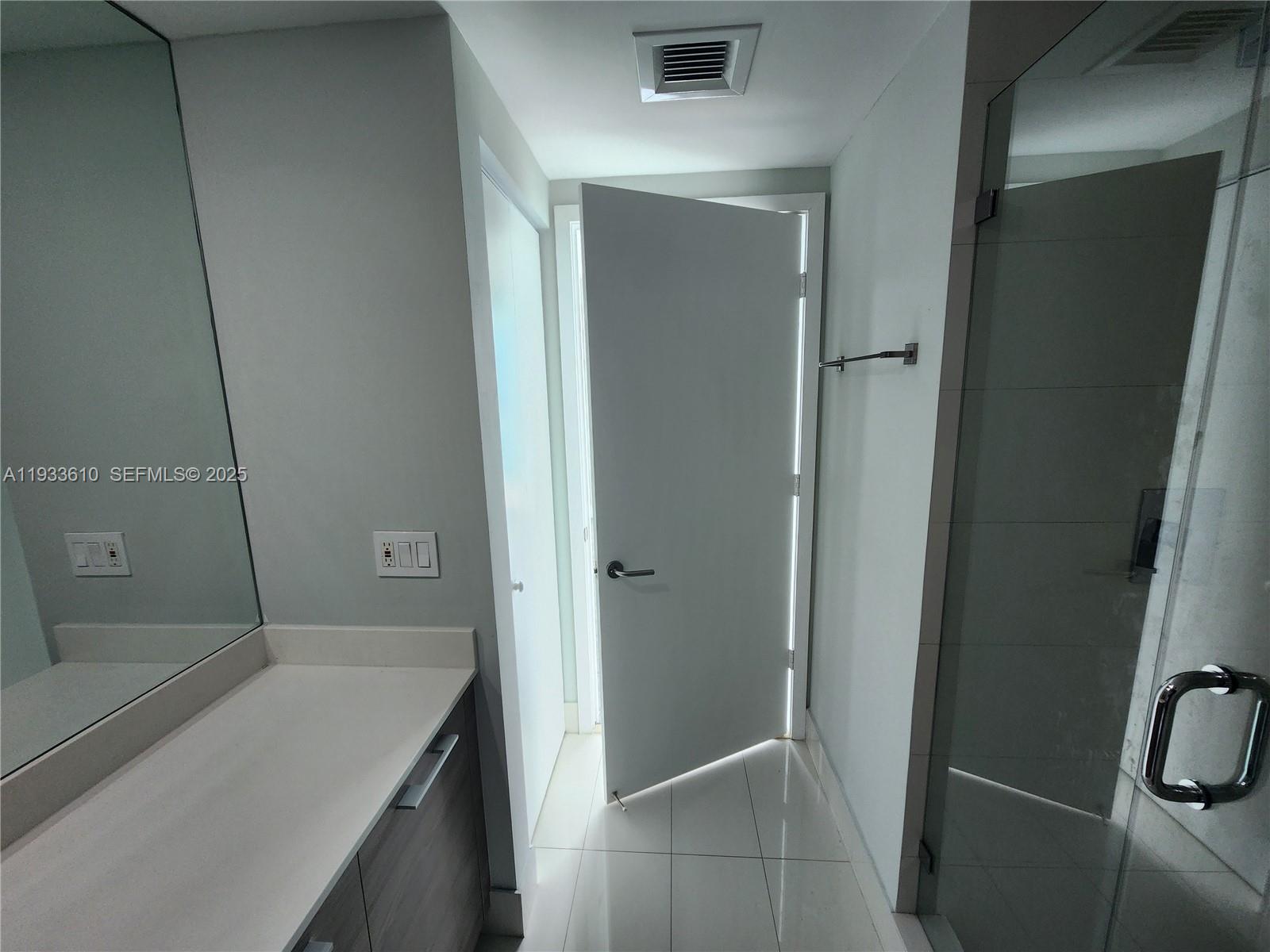 SLS BRICKELL - Residential