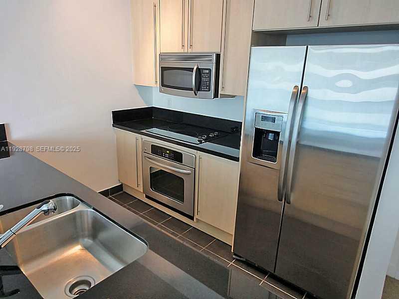AXIS ON BRICKELL - Residential