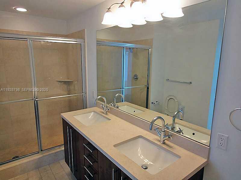 AXIS ON BRICKELL - Residential