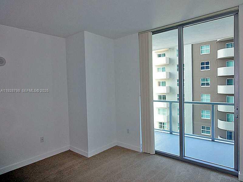 AXIS ON BRICKELL - Residential