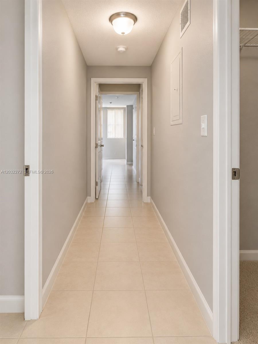 WINSTON TOWERS 700 CONDO - Residential