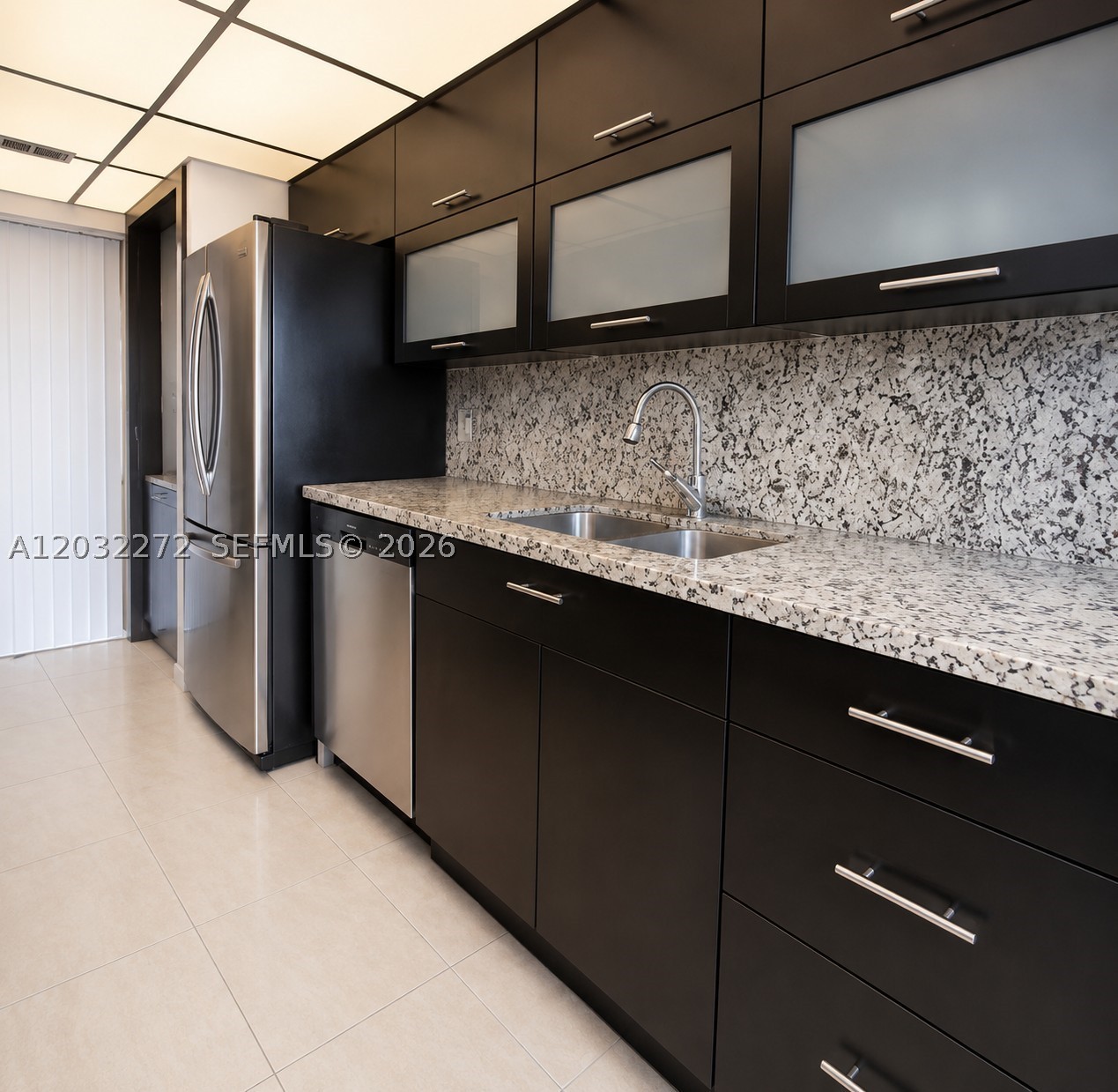 WINSTON TOWERS 700 CONDO - Residential