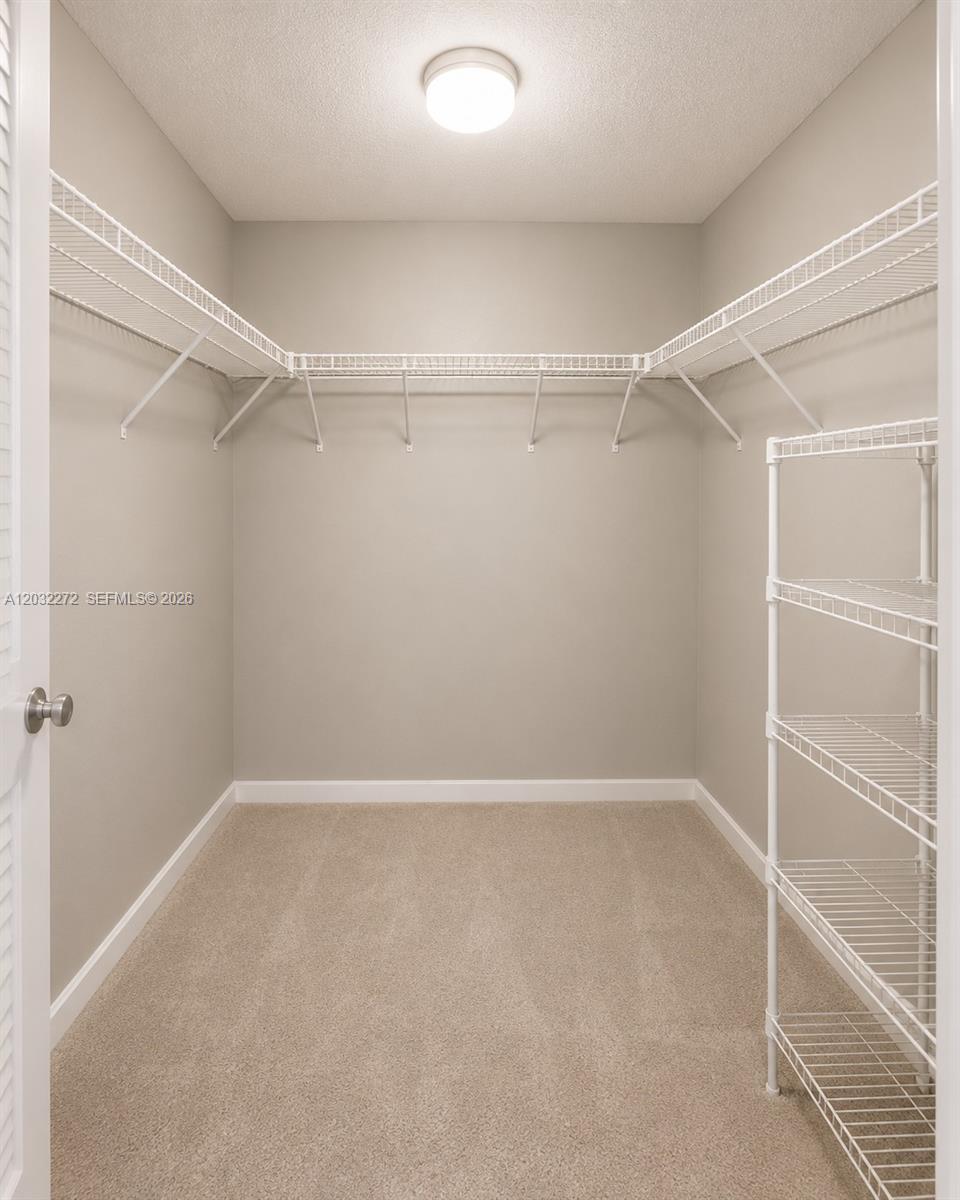 WINSTON TOWERS 700 CONDO - Residential