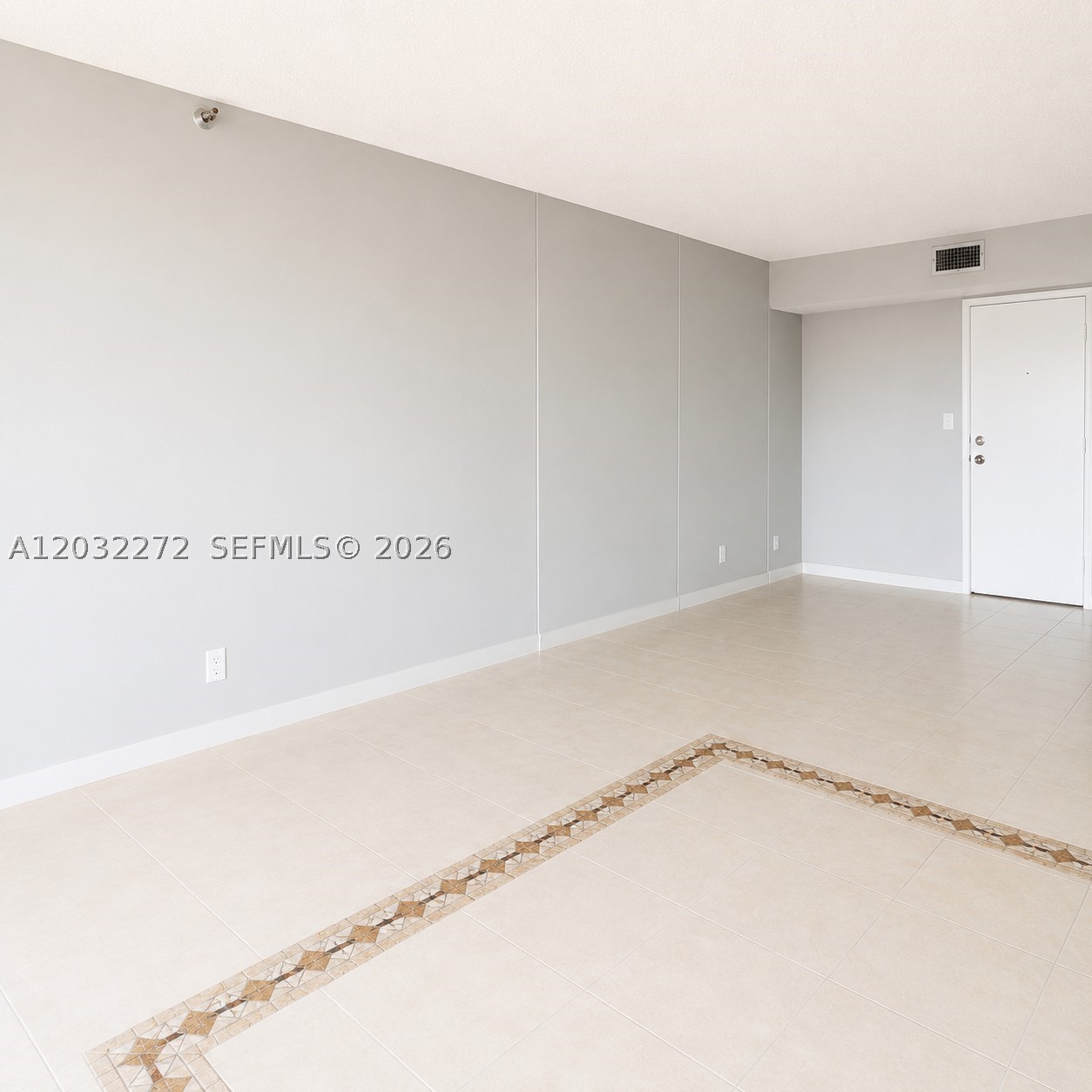 WINSTON TOWERS 700 CONDO - Residential