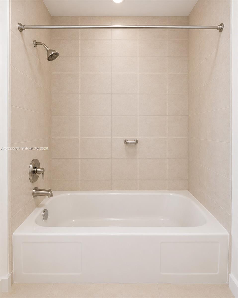 WINSTON TOWERS 700 CONDO - Residential