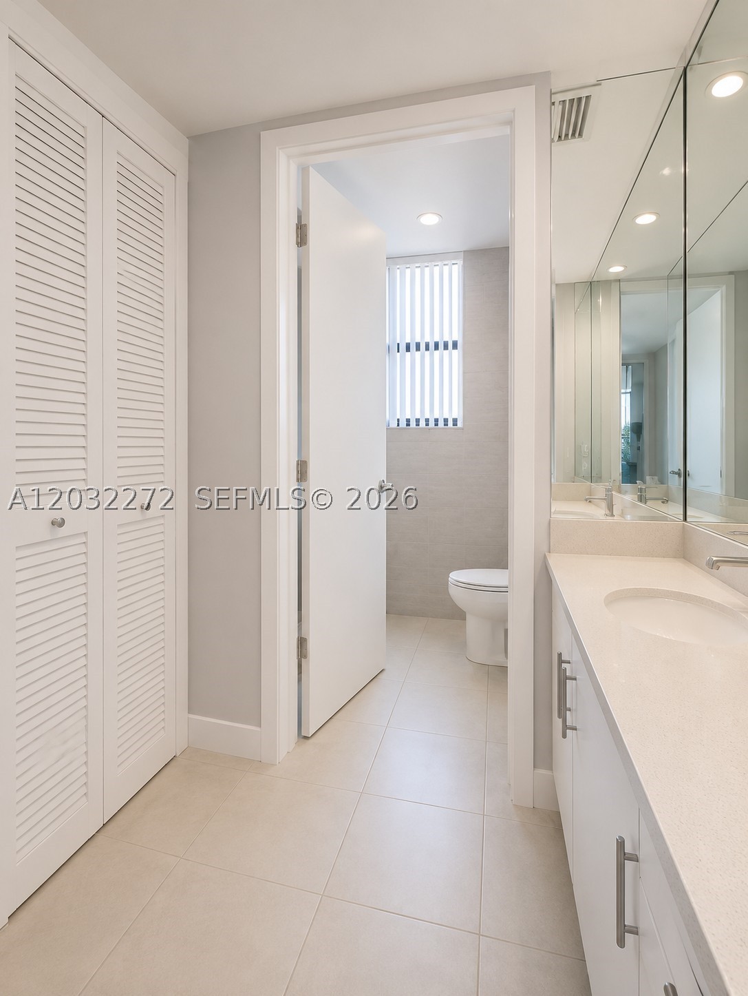 WINSTON TOWERS 700 CONDO - Residential