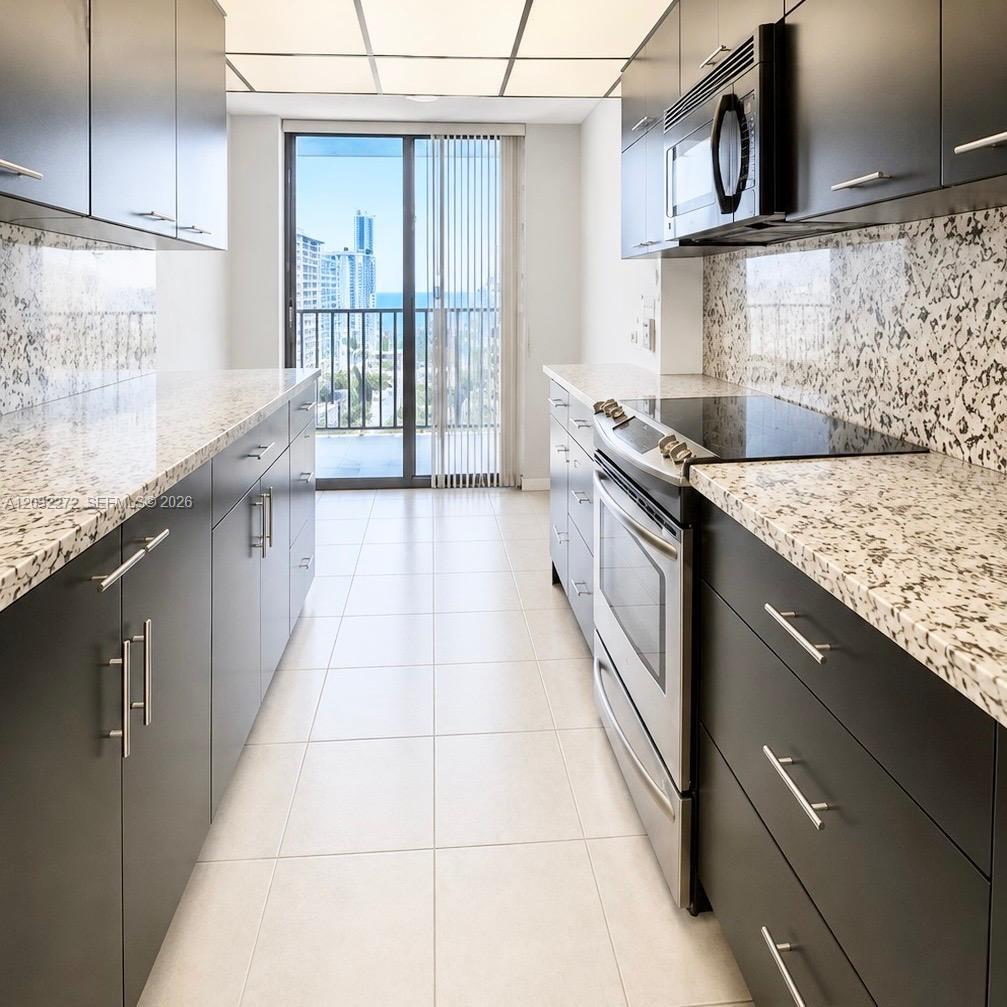 WINSTON TOWERS 700 CONDO - Residential
