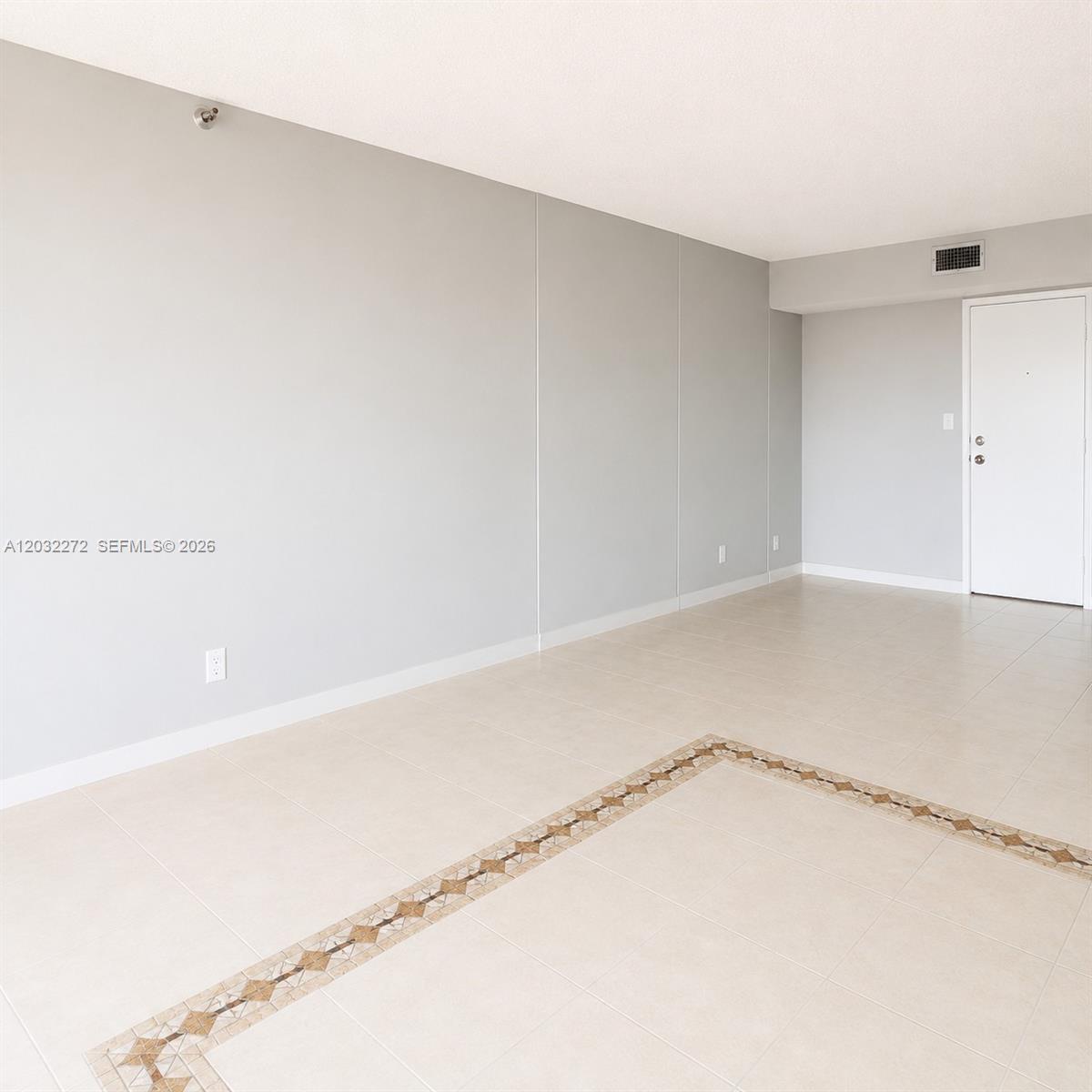 WINSTON TOWERS 700 CONDO - Residential