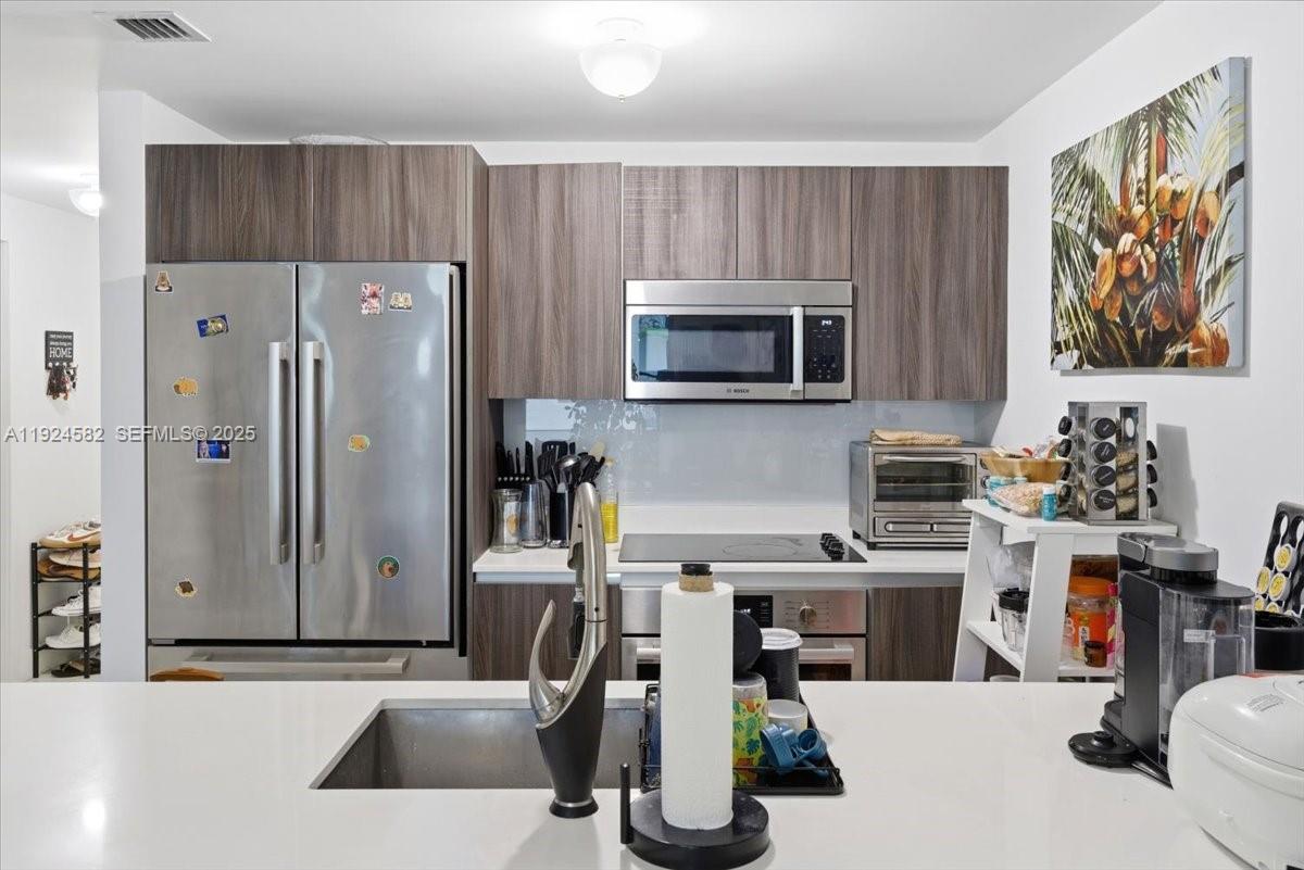ARIA ON THE BAY CONDO - Residential