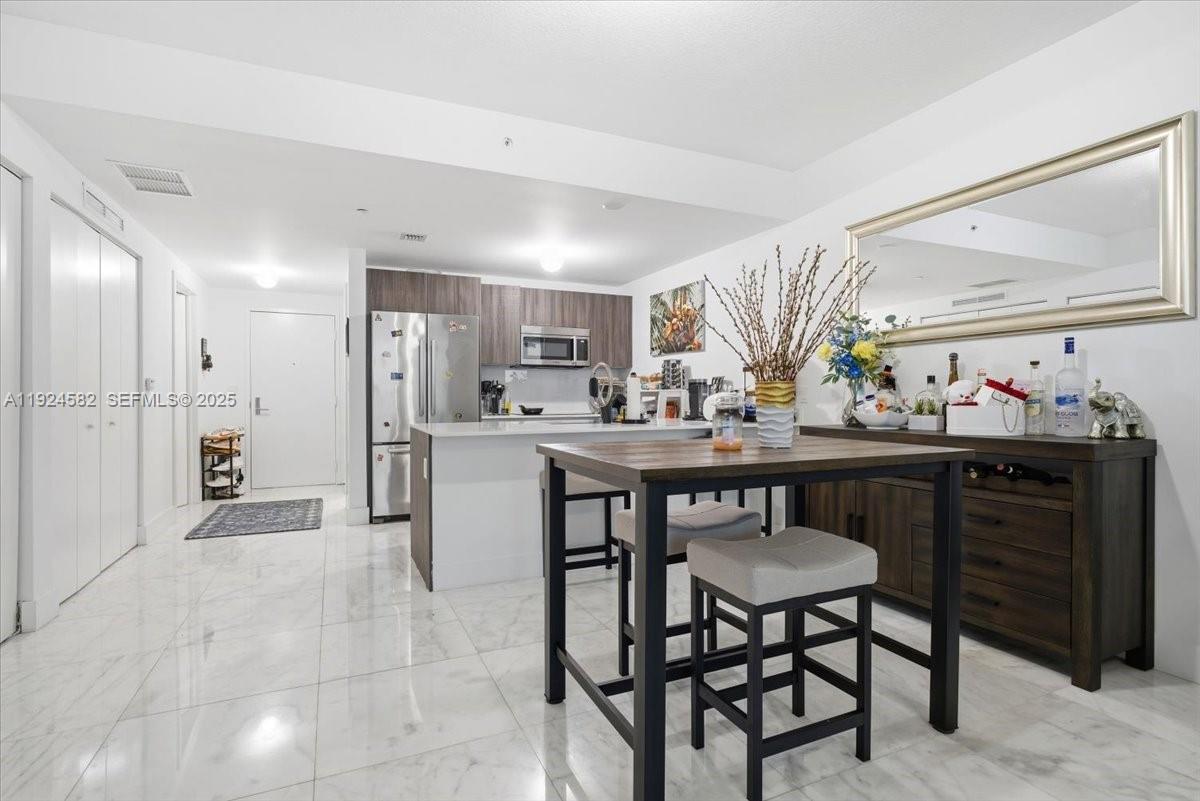 ARIA ON THE BAY CONDO - Residential