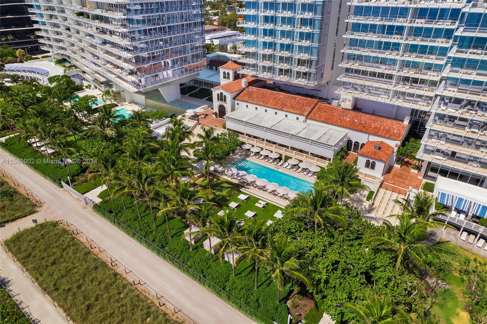 SURF CLUB CONDO - Residential
