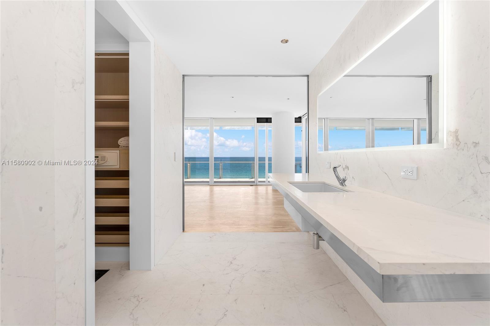 SURF CLUB CONDO - Residential