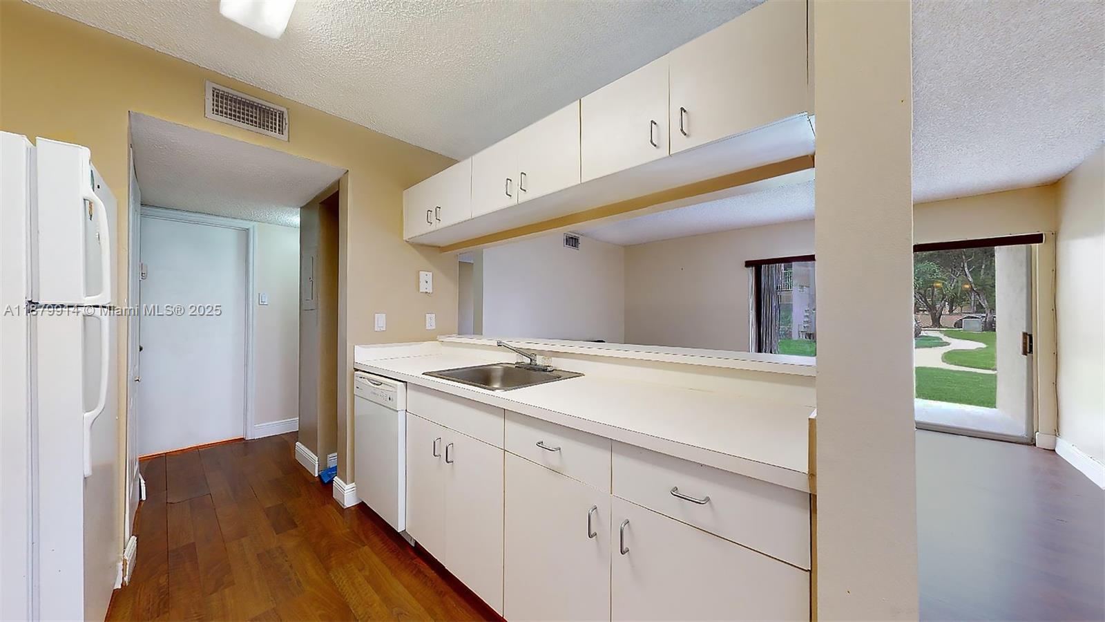 ROYAL PALM PLACE - Residential Lease