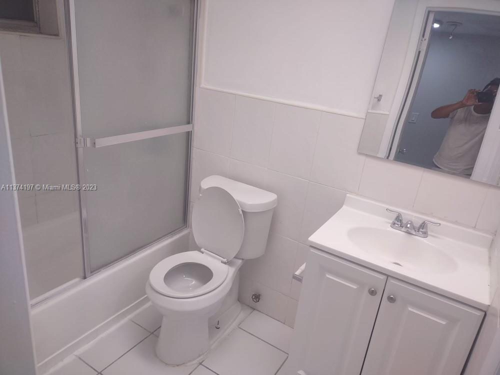 BISCAYNE PARK TERRACE CON - Residential Lease