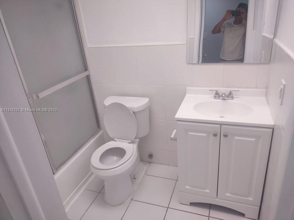 BISCAYNE PARK TERRACE CON - Residential Lease