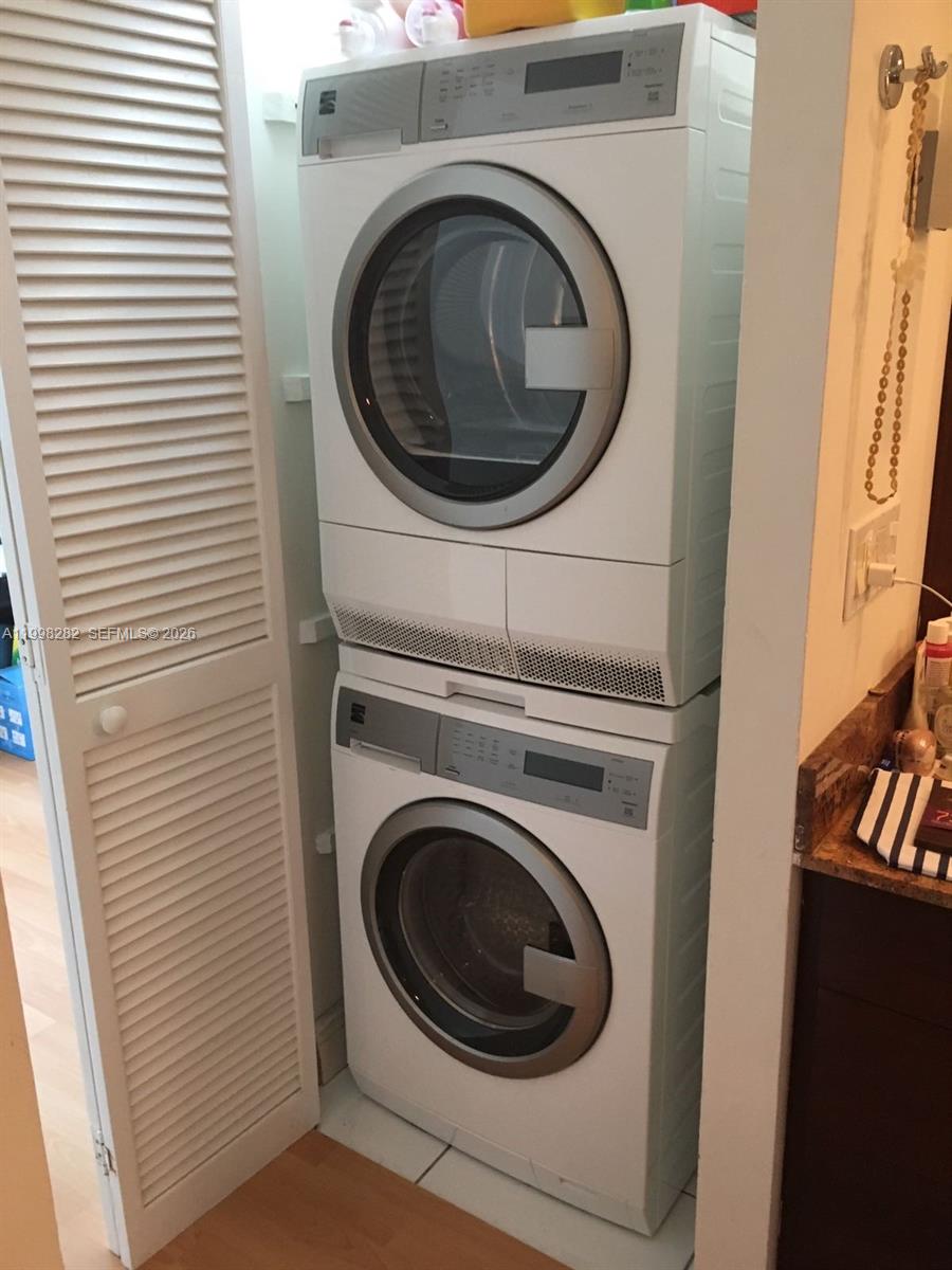 KEY BISCAYNES COMMODORE C - Residential