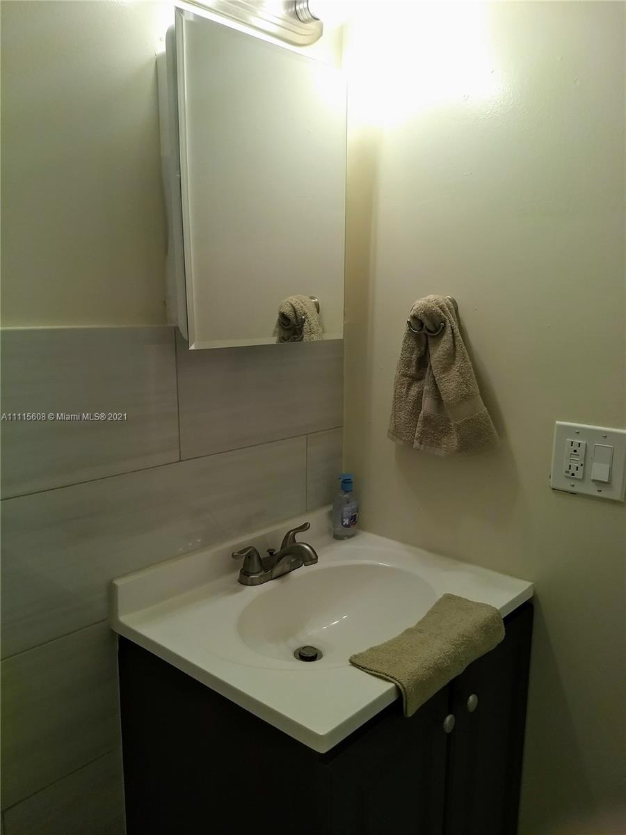 ISLAS CANARIAS CONDO - Residential Lease