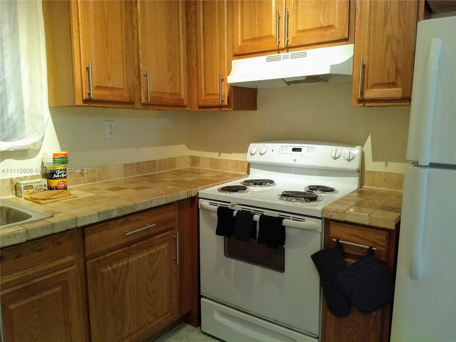 ISLAS CANARIAS CONDO - Residential Lease