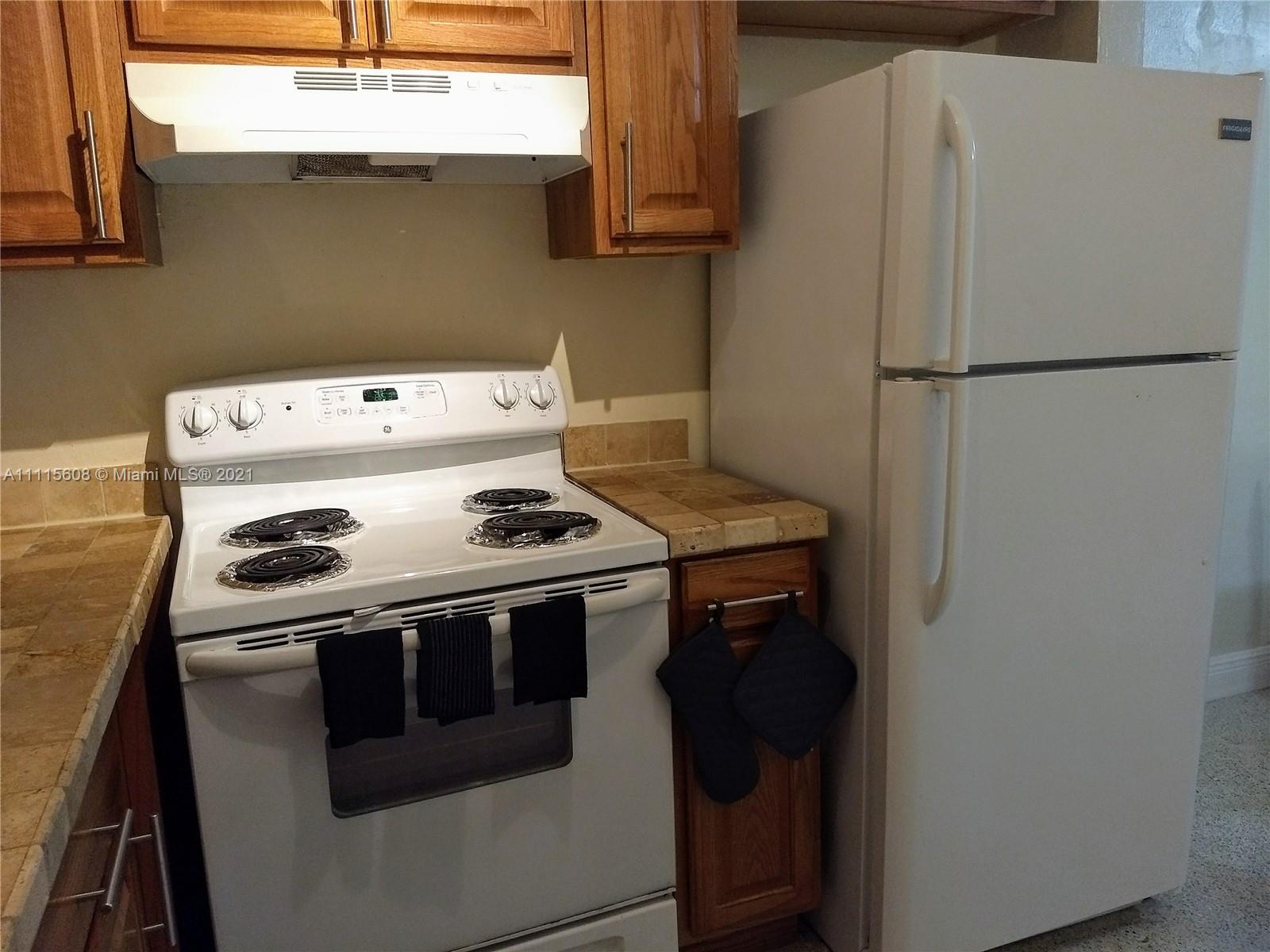 ISLAS CANARIAS CONDO - Residential Lease