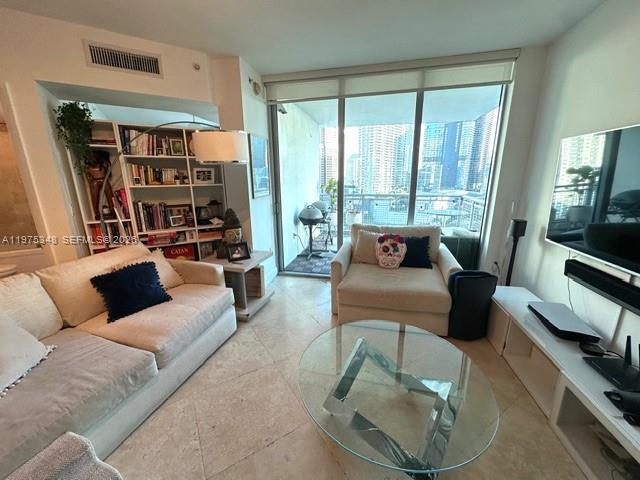 WIND CONDOMINIUM - Residential Lease