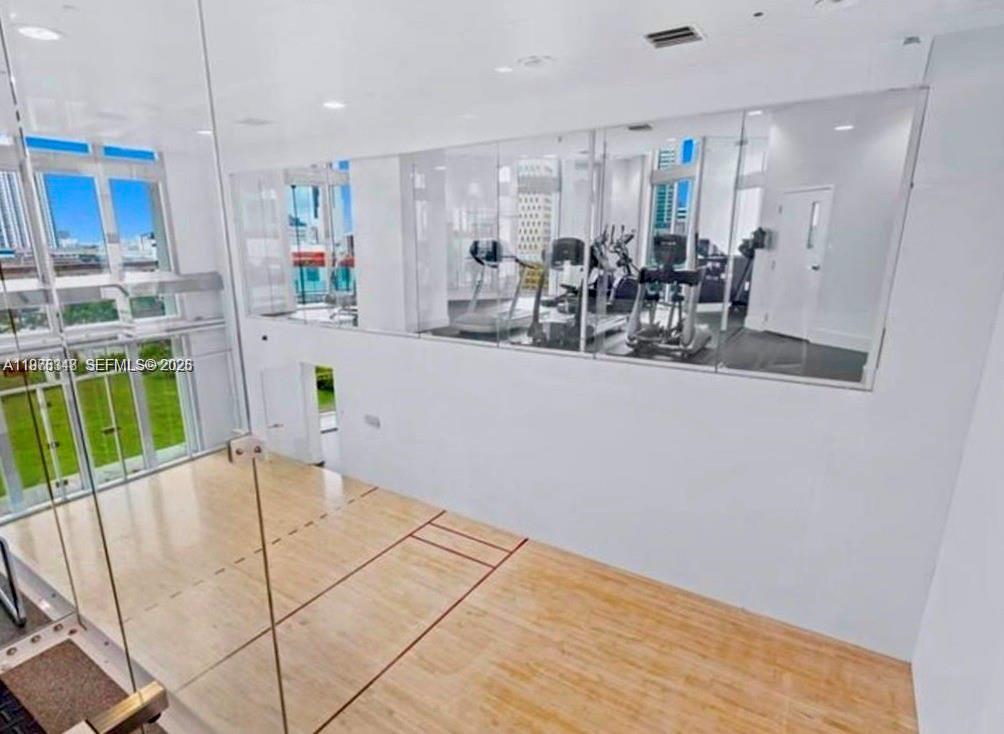 WIND CONDOMINIUM - Residential Lease