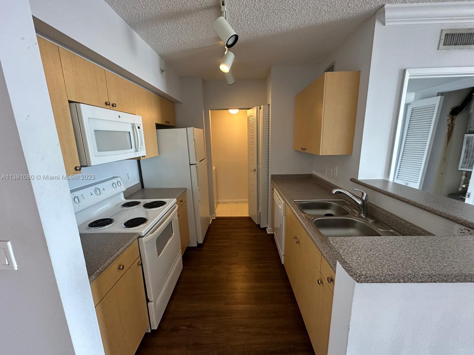 REGENT PARK CONDO - Residential Lease