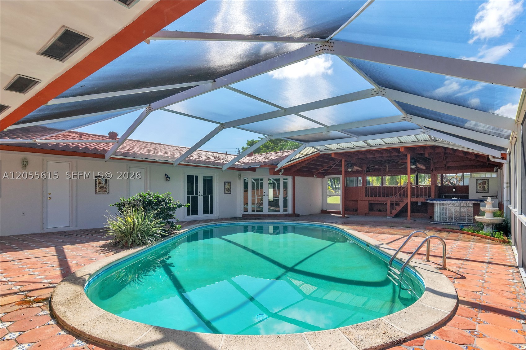 PINEWOOD ESTATES - Residential