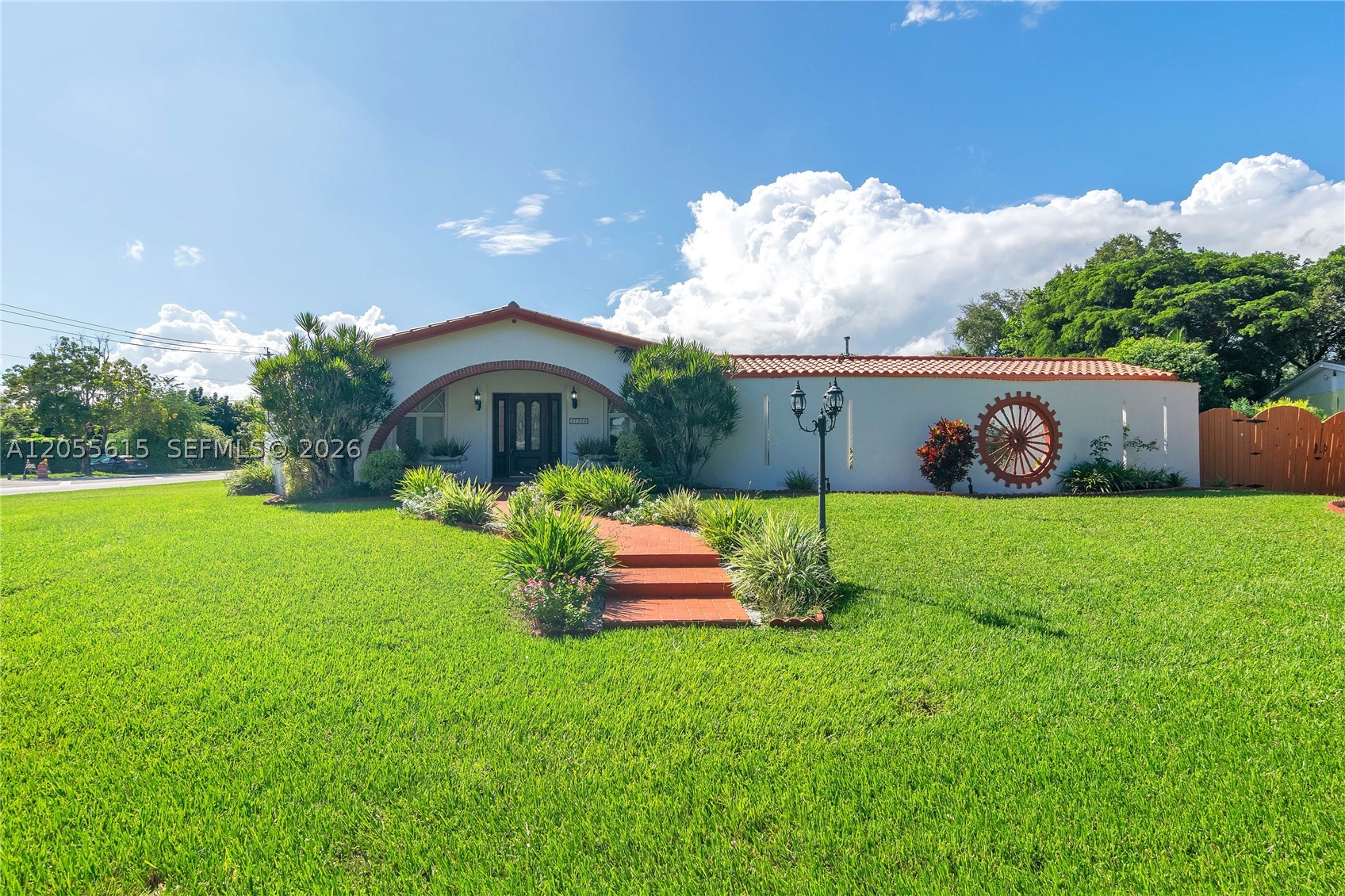 PINEWOOD ESTATES - Residential