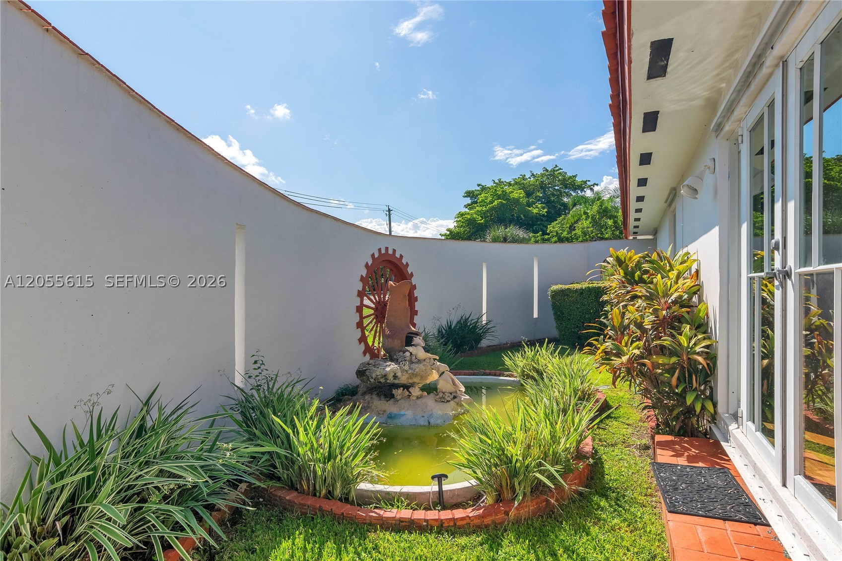 PINEWOOD ESTATES - Residential