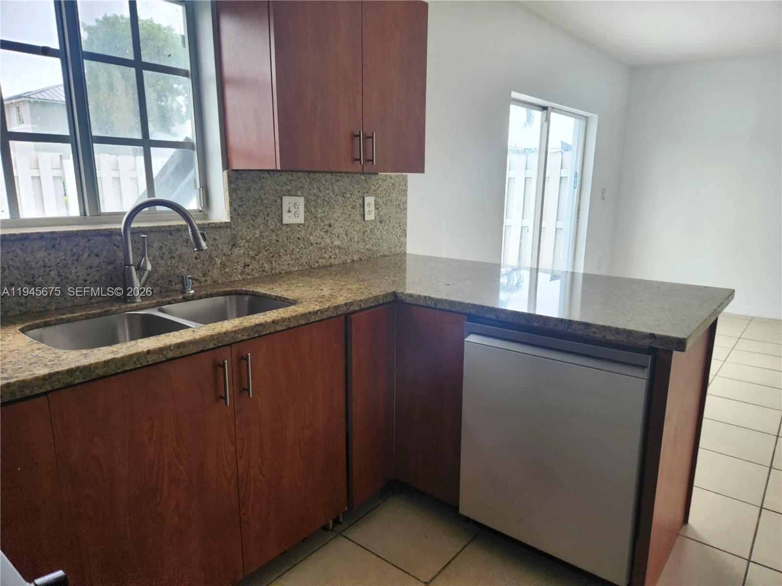 PRECIOUS HOMES AT TWIN LA - Residential