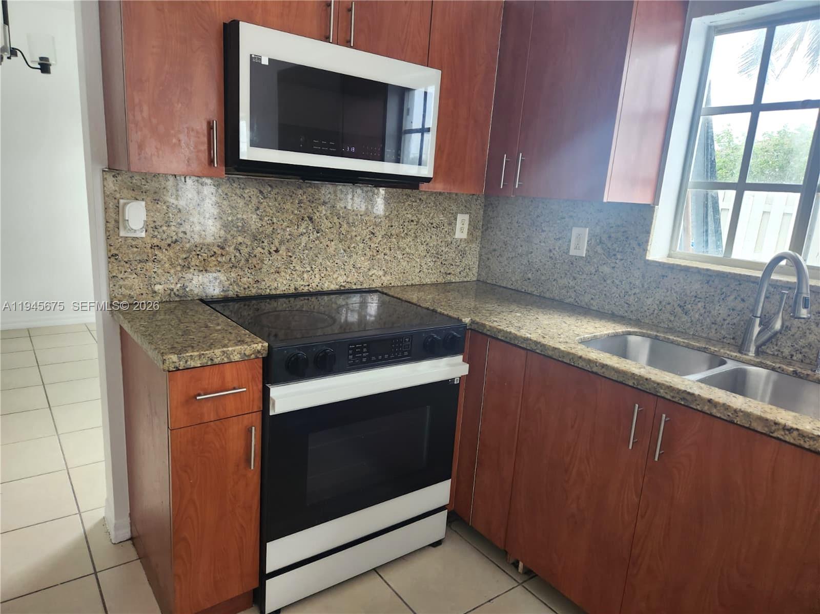 PRECIOUS HOMES AT TWIN LA - Residential