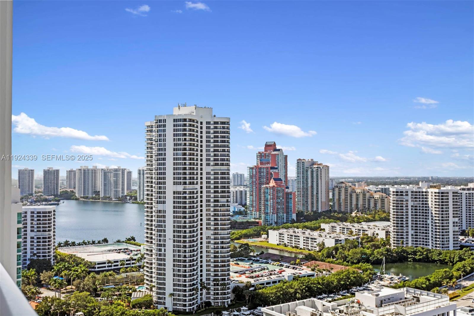 DECORATOR'S DELIGHT!  THE MARINA TOWER OFFERS A SOPHISTICATED PRIME AVENTURA ADDRESS OFF AVENTURA CIRCLE. 

Enjoy spacious breathtaking views with abundant natural light.  Spectacular views of Aventura. The most established full service building offering 24 hour security, concierge, new elegantly decorated lobby designed by FANNY HAIM, state of the art gym, party room, pool jacuzzi anymore.  Moments from the best shopping, restaurants, beaches and more.

NO SPECIAL ASSESSMENTS

EASY TO SHOW..NO SATURDAY SHOWINGS