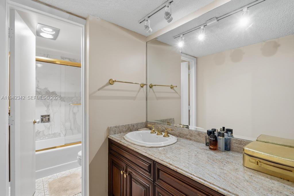 Venetian Condominium - Residential