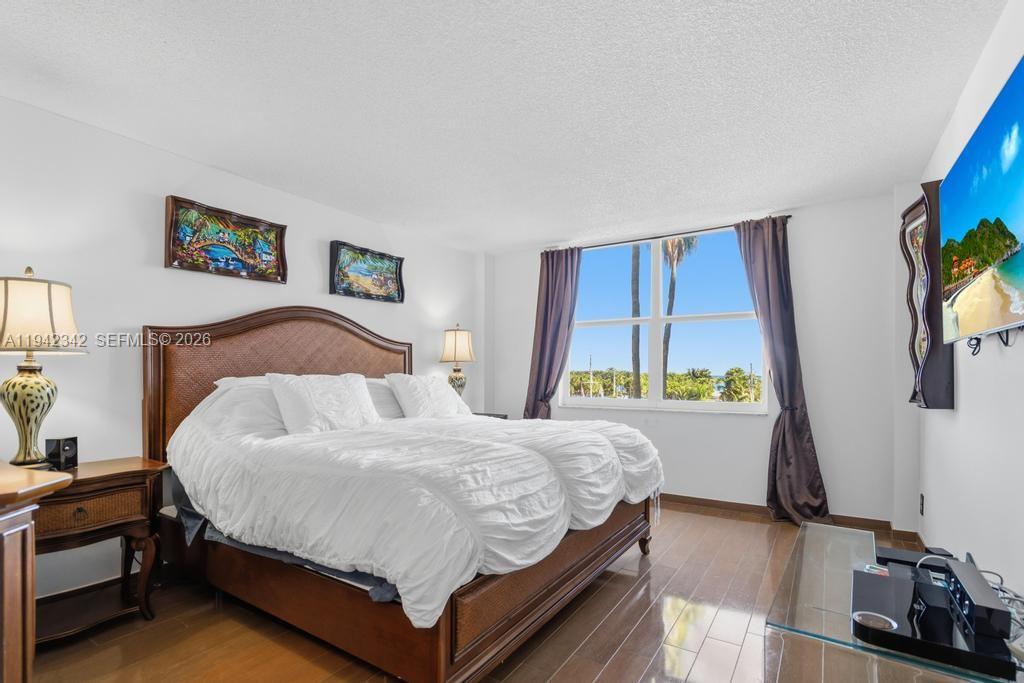 Venetian Condominium - Residential