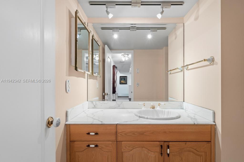 Venetian Condominium - Residential