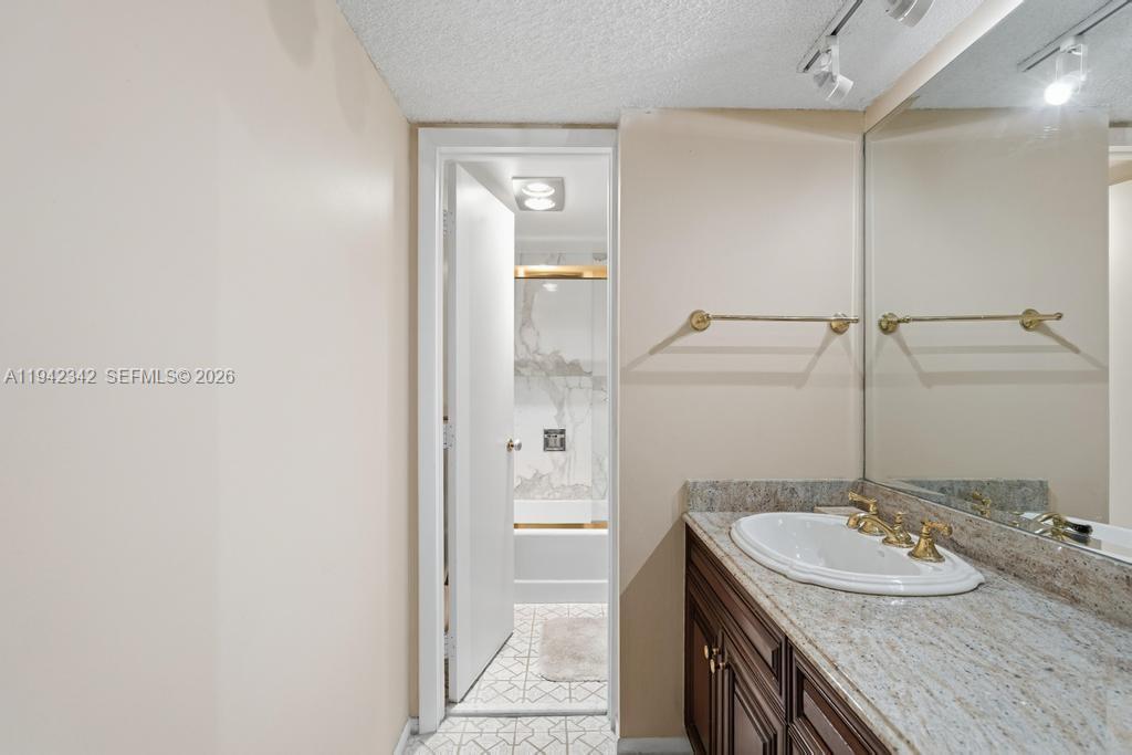 Venetian Condominium - Residential