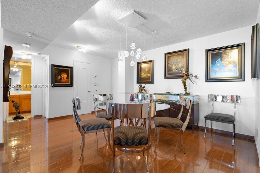 Venetian Condominium - Residential
