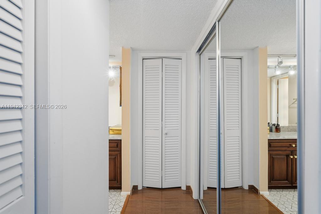Venetian Condominium - Residential