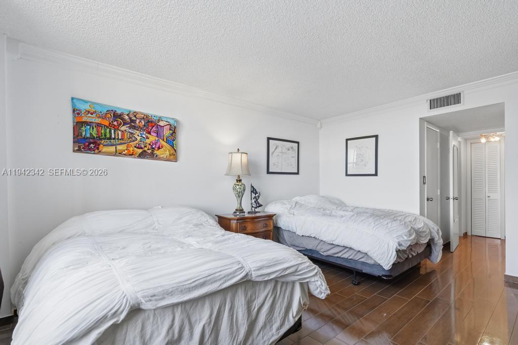 Venetian Condominium - Residential