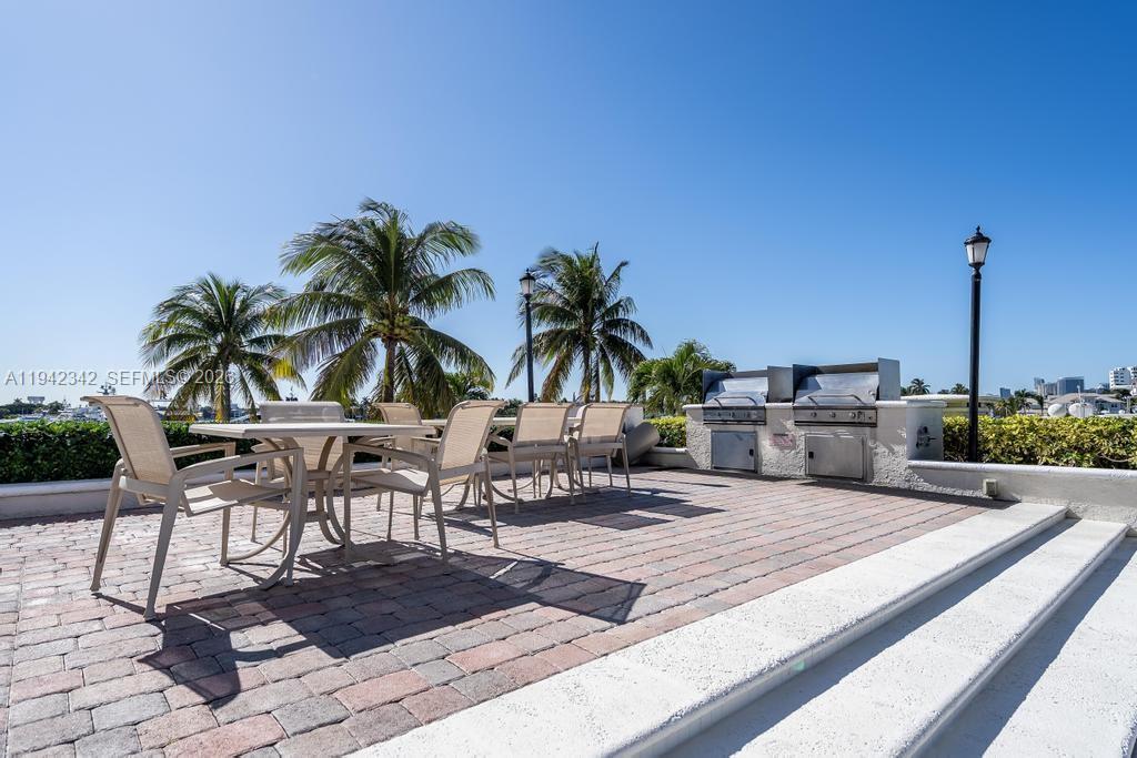 Venetian Condominium - Residential