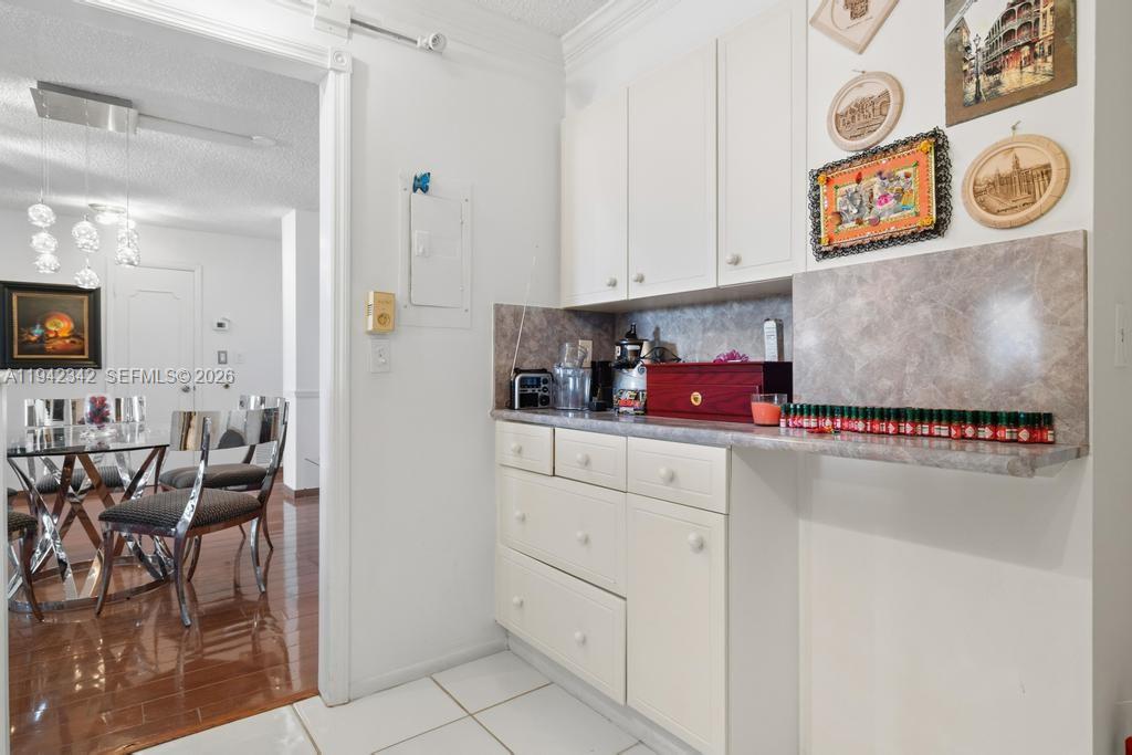 Venetian Condominium - Residential