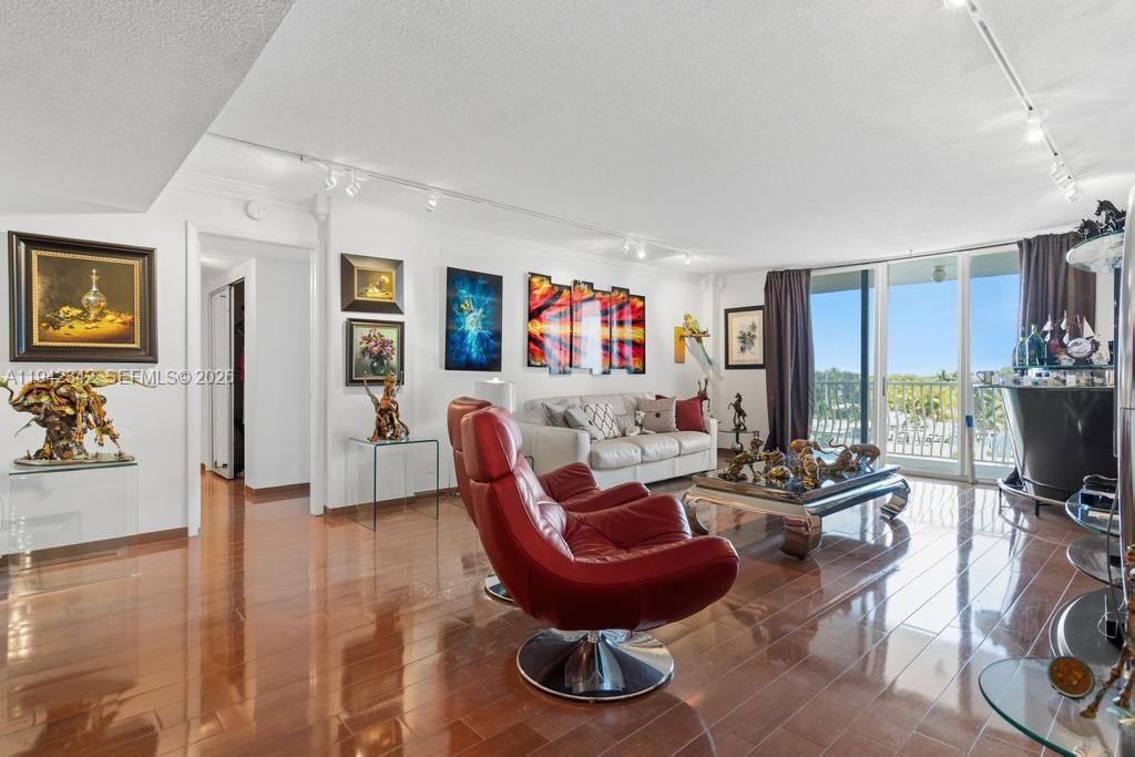 Venetian Condominium - Residential