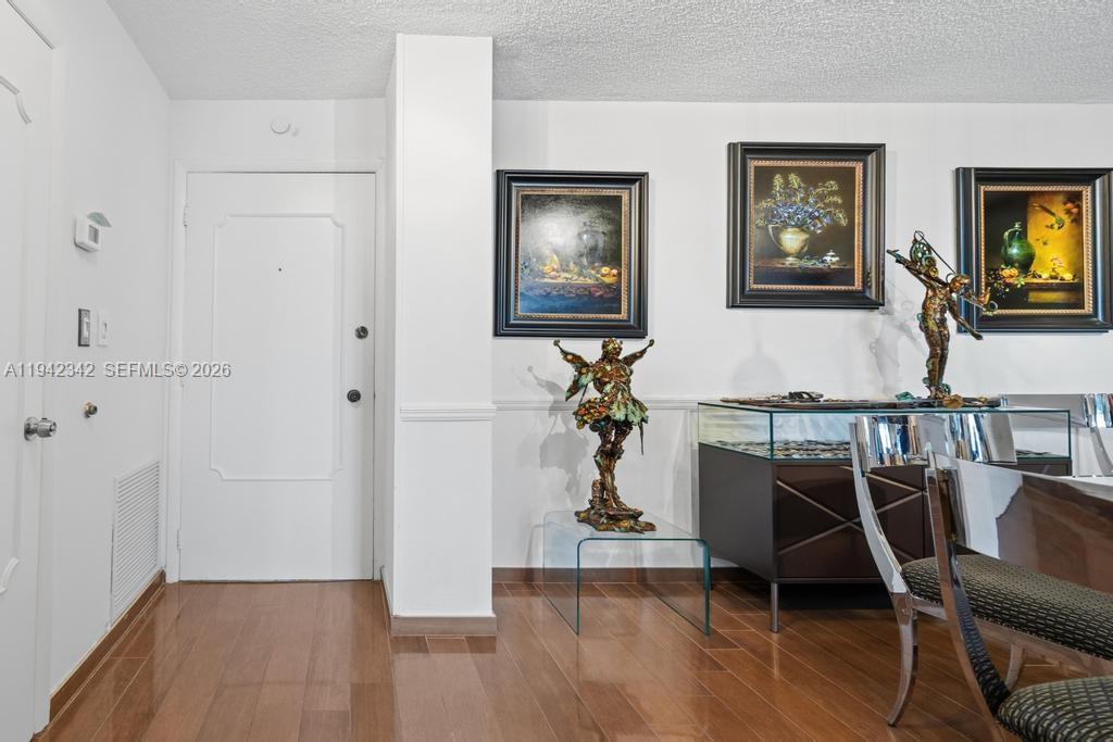Venetian Condominium - Residential