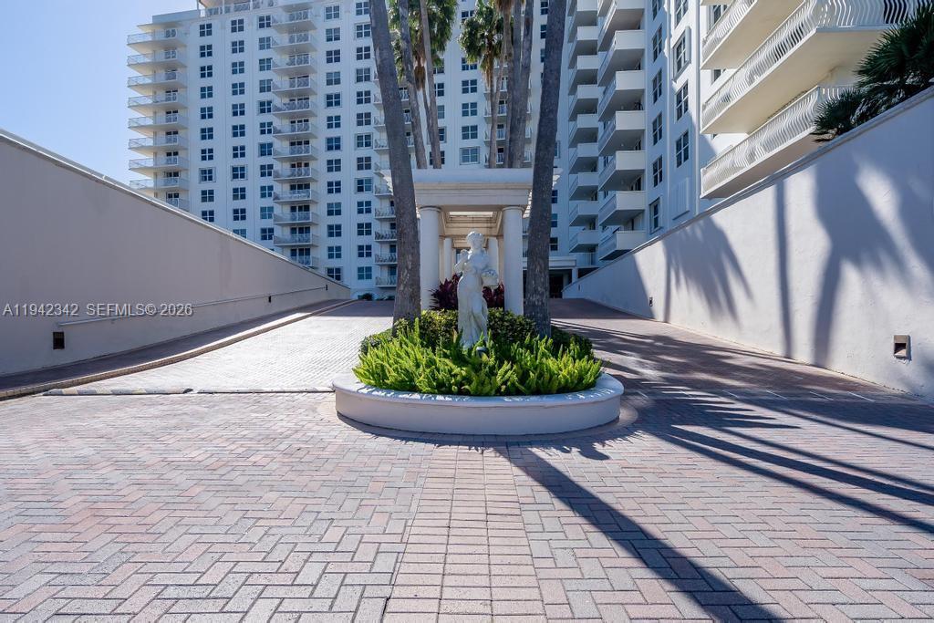 Venetian Condominium - Residential