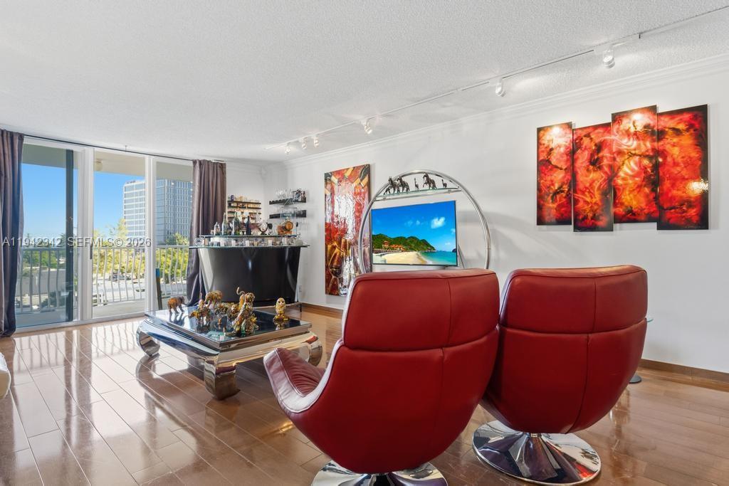 Venetian Condominium - Residential