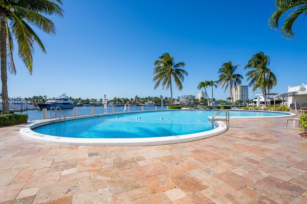 Venetian Condominium - Residential