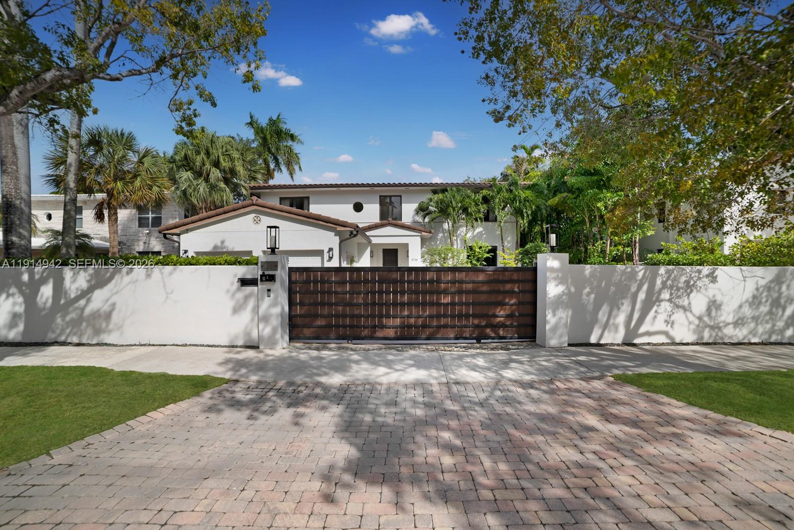 LA GORCE GOLF SUB - Residential