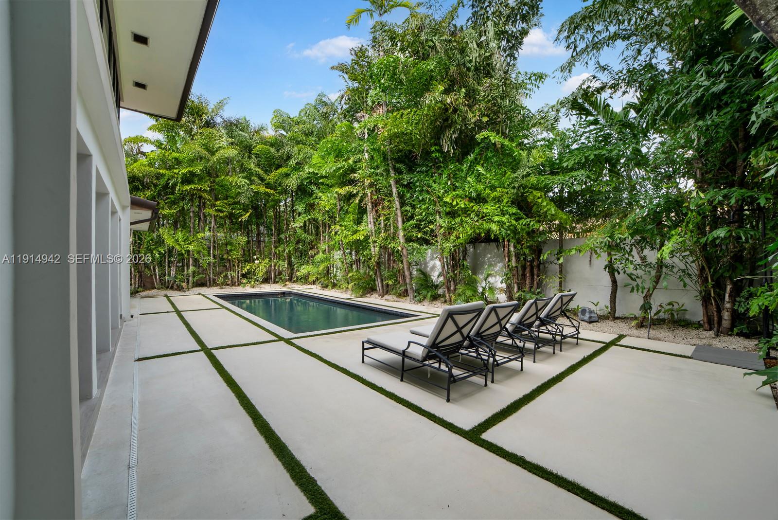 LA GORCE GOLF SUB - Residential