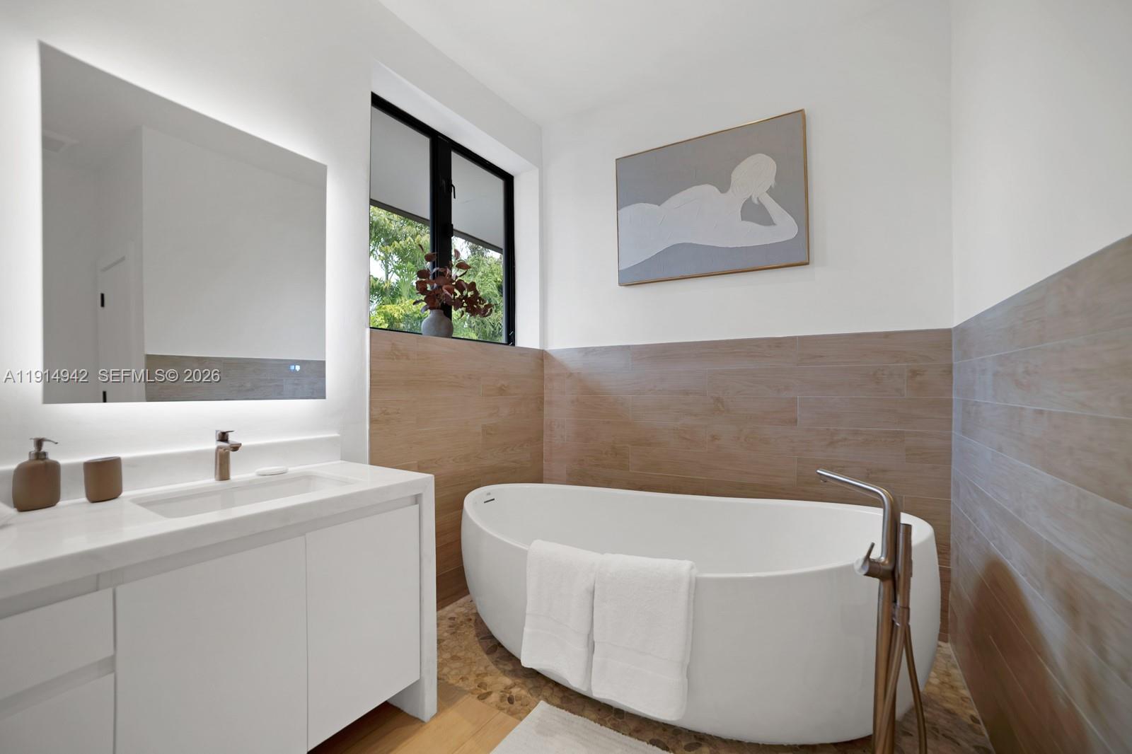 LA GORCE GOLF SUB - Residential